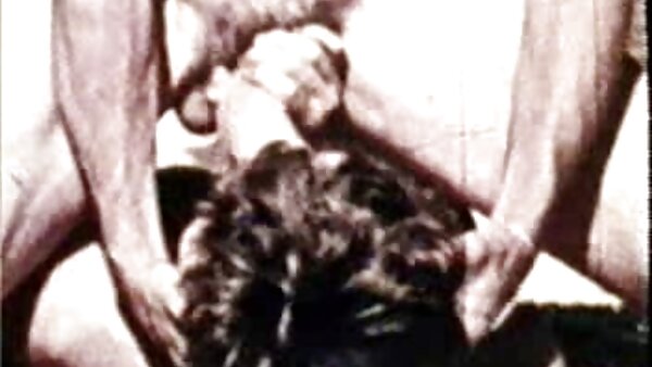 ப்ரூனெட் மில்ஃப் ராணி சியன்னா வெஸ்ட் புதிய மாளிகையில் புணர்கிறார்