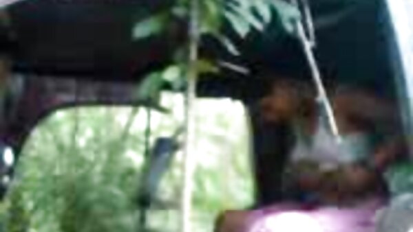 லிபிடினஸ் டீன் கேலிப்ரி முதல் முறையாக தனது குத துளைக்குள் புணர்ந்தாள்